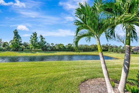 House in Bradenton, Florida 4 bedrooms, 186.36 sq.m. № 1898992 - photo 8