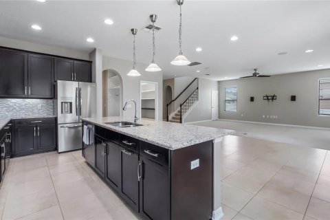 Villa ou maison à vendre à Clermont, Floride: 4 chambres, 308.71 m2 № 1847310 - photo 4