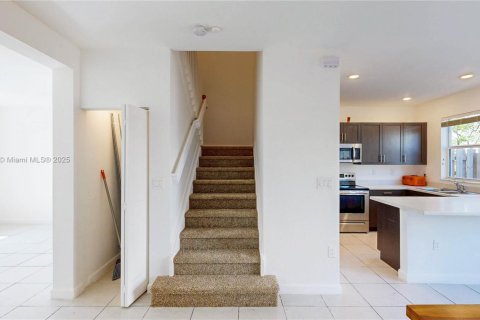 Townhouse in Homestead, Florida 3 bedrooms, 137.77 sq.m. № 1881481 - photo 24