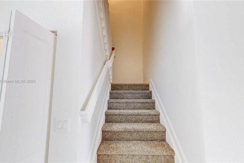 Townhouse in Homestead, Florida 3 bedrooms, 137.77 sq.m. № 1881481 - photo 25