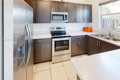 Townhouse in Homestead, Florida 3 bedrooms, 137.77 sq.m. № 1881481 - photo 20