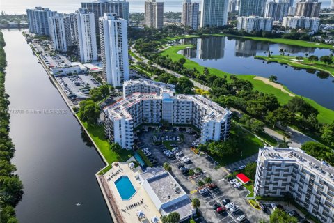 Купить кондоминиум в Авентура, Флорида 1 спальня, 68.84м2, № 1706771 - фото 22