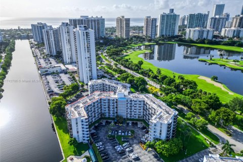 Купить кондоминиум в Авентура, Флорида 1 спальня, 68.84м2, № 1706771 - фото 23