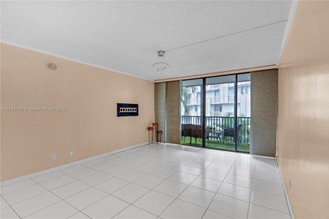 Купить кондоминиум в Авентура, Флорида 1 спальня, 68.84м2, № 1706771 - фото 12
