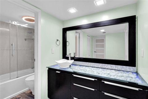 Купить кондоминиум в Авентура, Флорида 1 спальня, 68.84м2, № 1706771 - фото 16