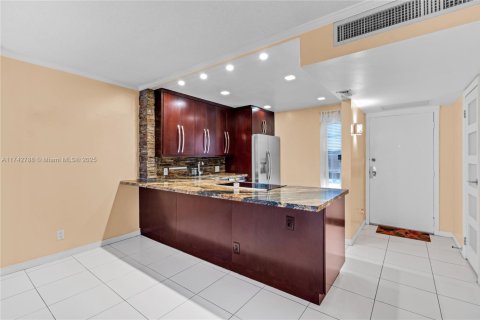 Купить кондоминиум в Авентура, Флорида 1 спальня, 68.84м2, № 1706771 - фото 6