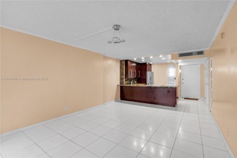 Купить кондоминиум в Авентура, Флорида 1 спальня, 68.84м2, № 1706771 - фото 10