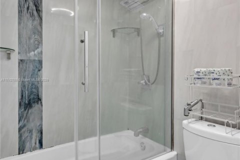 Купить кондоминиум в Авентура, Флорида 1 спальня, 68.84м2, № 1706771 - фото 17