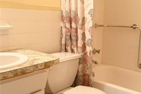 Купить кондоминиум в Клируотер, Флорида 5 комнат, 102.19м2, № 2151288 - фото 25