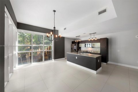 Снять в аренду кондоминиум в Майами, Флорида 2 спальни, 133.31м2, № 1972767 - фото 7