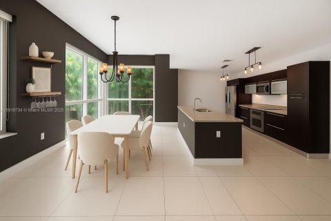 Снять в аренду кондоминиум в Майами, Флорида 2 спальни, 133.31м2, № 1972767 - фото 1