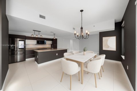 Снять в аренду кондоминиум в Майами, Флорида 2 спальни, 133.31м2, № 1972767 - фото 2