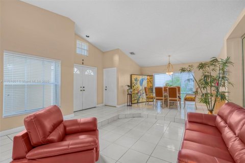 House in Miami, Florida 3 bedrooms, 169.18 sq.m. № 1864957 - photo 7