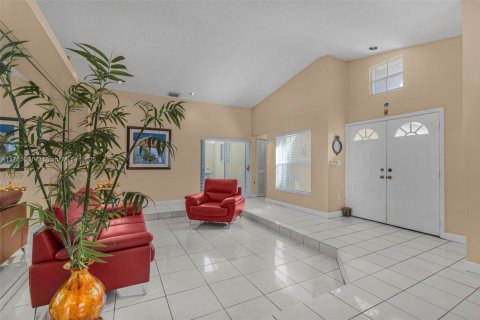 House in Miami, Florida 3 bedrooms, 169.18 sq.m. № 1864957 - photo 8