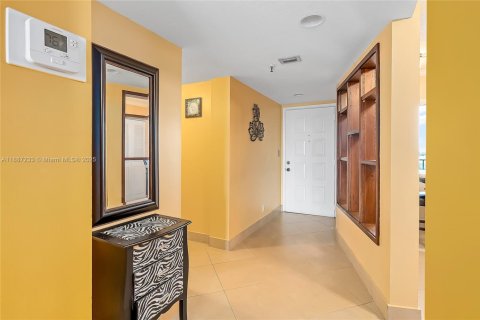 Copropriété à vendre à Pompano Beach, Floride: 1 chambre, 105.91 m2 № 1938773 - photo 8