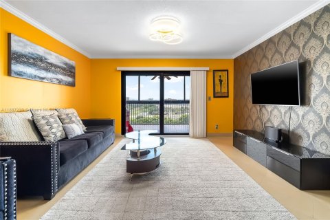 Copropriété à vendre à Pompano Beach, Floride: 1 chambre, 105.91 m2 № 1938773 - photo 12