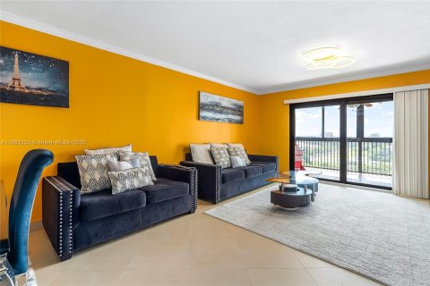 Copropriété à vendre à Pompano Beach, Floride: 1 chambre, 105.91 m2 № 1938773 - photo 2