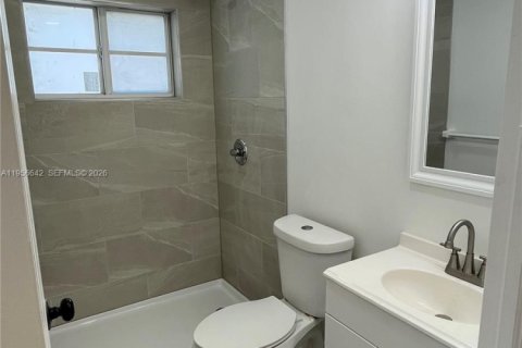 Apartamento en alquiler en Miami Beach, Florida, 55.74 m2 № 2010568 - foto 4