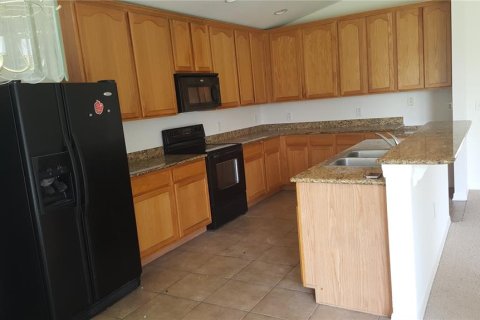 Villa ou maison à louer à Kissimmee, Floride: 4 chambres, 187.11 m2 № 2428640 - photo 13