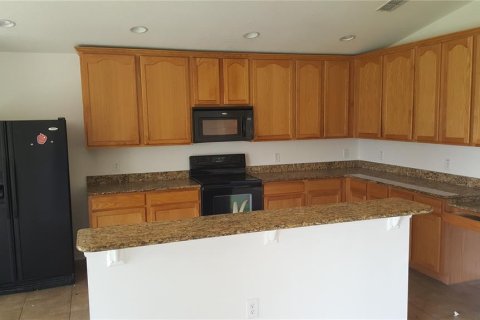 Villa ou maison à louer à Kissimmee, Floride: 4 chambres, 187.11 m2 № 2428640 - photo 12