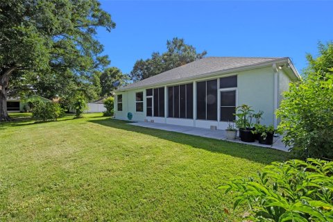 House in Eustis, Florida 4 bedrooms, 216 sq.m. № 1778194 - photo 30
