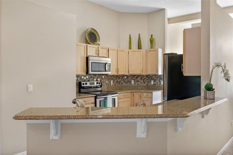 House in Eustis, Florida 4 bedrooms, 216 sq.m. № 1778194 - photo 10