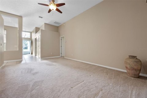 House in Eustis, Florida 4 bedrooms, 216 sq.m. № 1778194 - photo 5