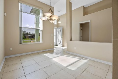 House in Eustis, Florida 4 bedrooms, 216 sq.m. № 1778194 - photo 4