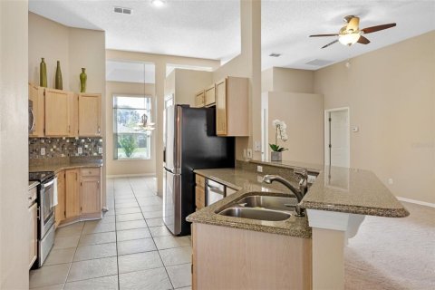 House in Eustis, Florida 4 bedrooms, 216 sq.m. № 1778194 - photo 8
