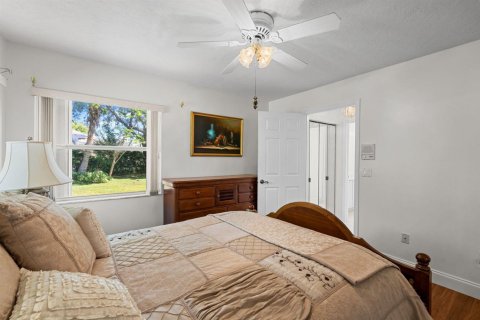 House in Wellington, Florida 4 bedrooms, 256.13 sq.m. № 2176969 - photo 29