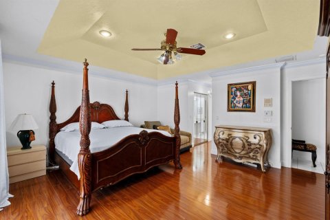 House in Wellington, Florida 4 bedrooms, 256.13 sq.m. № 2176969 - photo 23