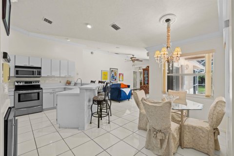 House in Wellington, Florida 4 bedrooms, 256.13 sq.m. № 2176969 - photo 10