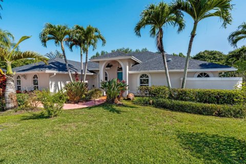 House in Wellington, Florida 4 bedrooms, 256.13 sq.m. № 2176969 - photo 3
