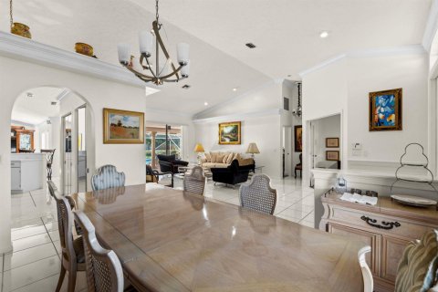House in Wellington, Florida 4 bedrooms, 256.13 sq.m. № 2176969 - photo 9