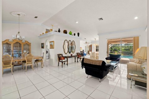 House in Wellington, Florida 4 bedrooms, 256.13 sq.m. № 2176969 - photo 8