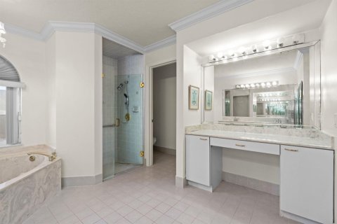 House in Wellington, Florida 4 bedrooms, 256.13 sq.m. № 2176969 - photo 25