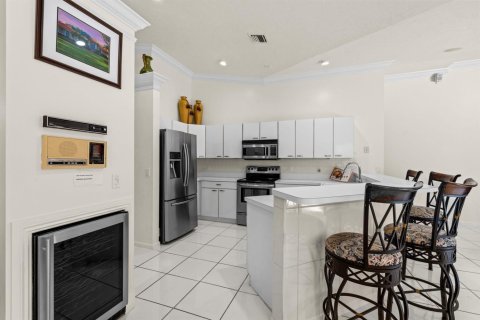 House in Wellington, Florida 4 bedrooms, 256.13 sq.m. № 2176969 - photo 12