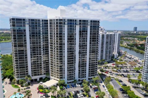 Copropriété à vendre à Aventura, Floride: 3 chambres, 193.24 m2 № 2414734 - photo 13