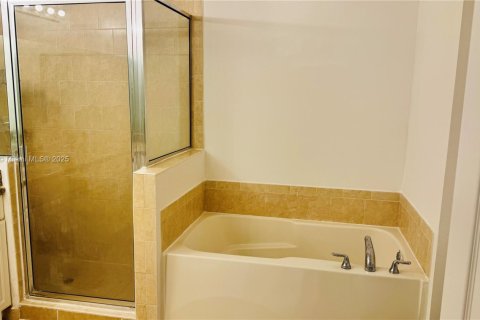 Copropriété à vendre à Aventura, Floride: 2 chambres, 108.79 m2 № 1811956 - photo 16