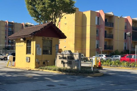 Condominio en Miami, Florida, 2 dormitorios  № 1962421