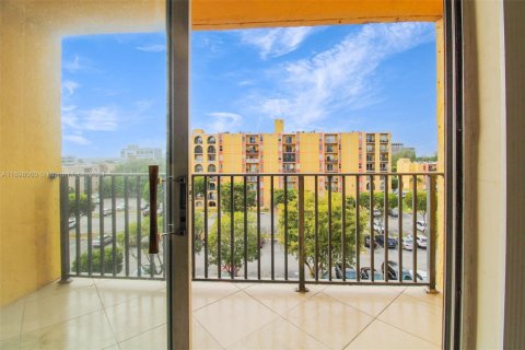 Condominio en venta en Miami, Florida, 2 dormitorios, 73.67 m2 № 1962421 - foto 16