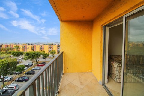 Condominio en venta en Miami, Florida, 2 dormitorios, 73.67 m2 № 1962421 - foto 17
