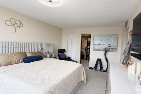 Copropriété à louer à Hallandale Beach, Floride: 2 chambres, 132.85 m2 № 1958491 - photo 22
