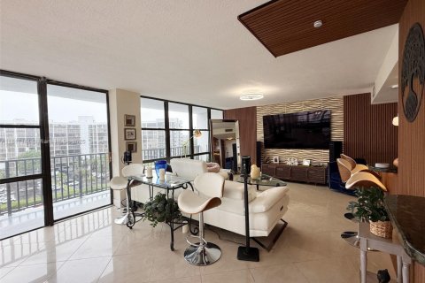 Copropriété à louer à Hallandale Beach, Floride: 2 chambres, 132.85 m2 № 1958491 - photo 6