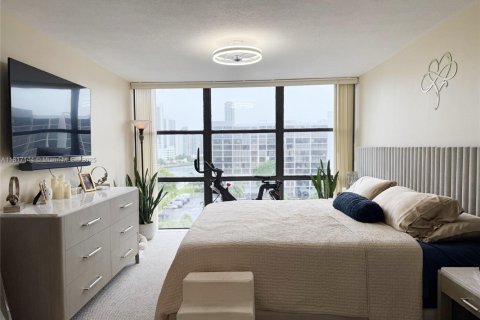 Copropriété à louer à Hallandale Beach, Floride: 2 chambres, 132.85 m2 № 1958491 - photo 24