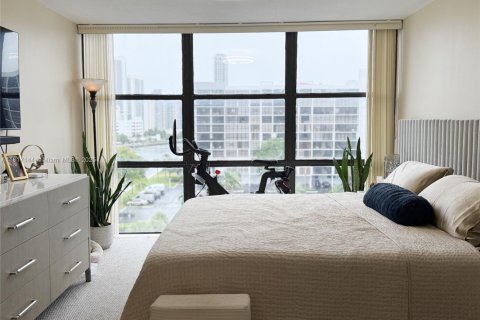 Copropriété à louer à Hallandale Beach, Floride: 2 chambres, 132.85 m2 № 1958491 - photo 23