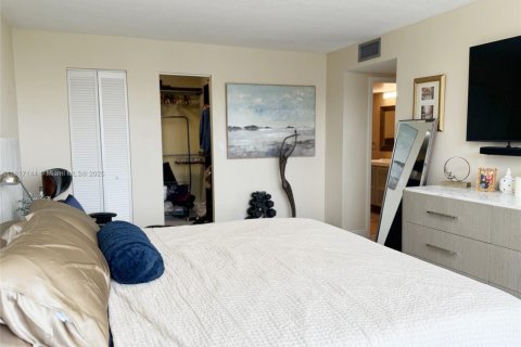 Copropriété à louer à Hallandale Beach, Floride: 2 chambres, 132.85 m2 № 1958491 - photo 20