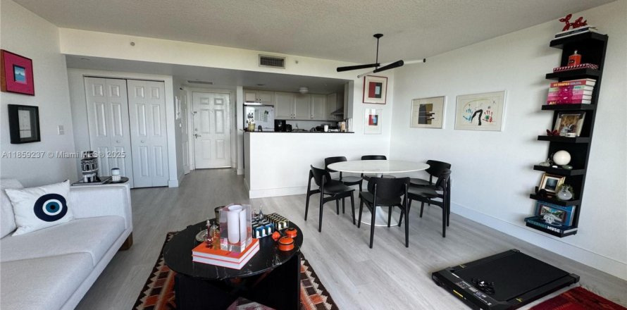 Appartement à Miami, Floride 1 chambre, 75.81 m2 № 1887582