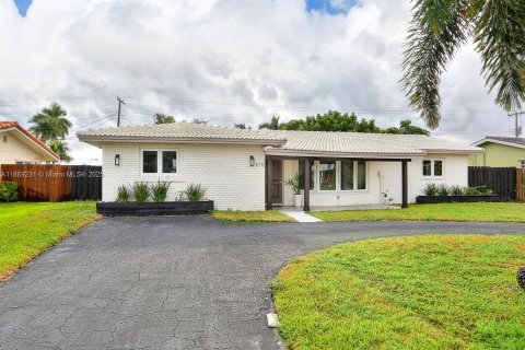 House in Fort Lauderdale, Florida 4 bedrooms, 169.83 sq.m. № 1938689 - photo 22