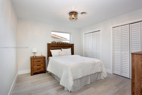 House in Fort Lauderdale, Florida 4 bedrooms, 169.83 sq.m. № 1938689 - photo 16